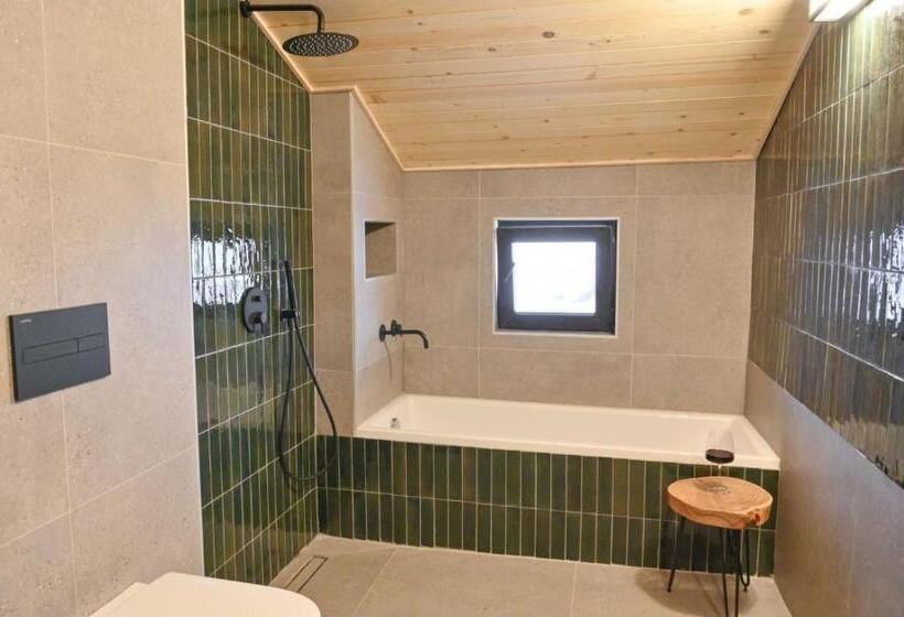 Апартаменты 1 Спальня с Видом, Marand Boutique Apartments
