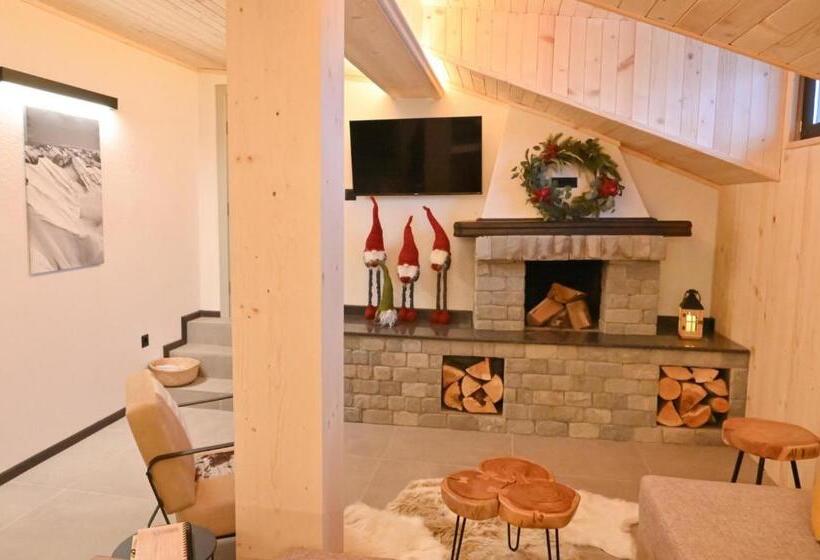 Апартаменты 1 Спальня с Видом, Marand Boutique Apartments