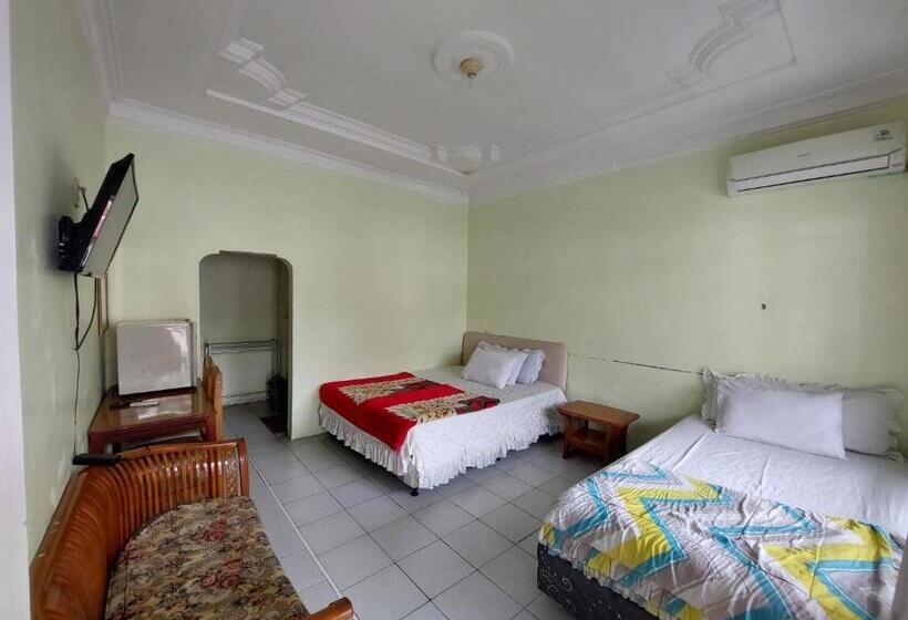 Номер Стандарт Трехместный, Grand Syariah Guest House Humanitas
