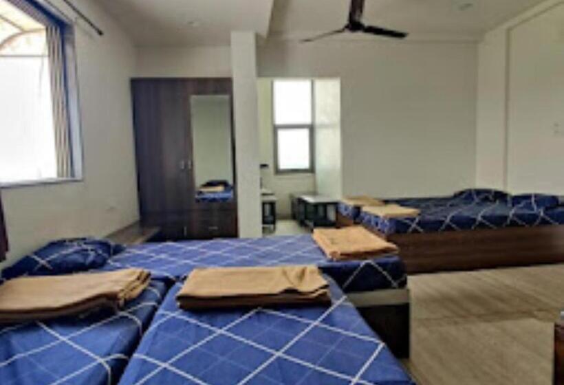 디럭스 룸, Shakti Delux Rooms Vadodara