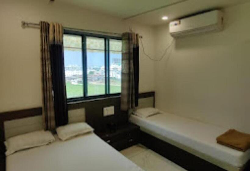 디럭스 룸, Shakti Delux Rooms Vadodara