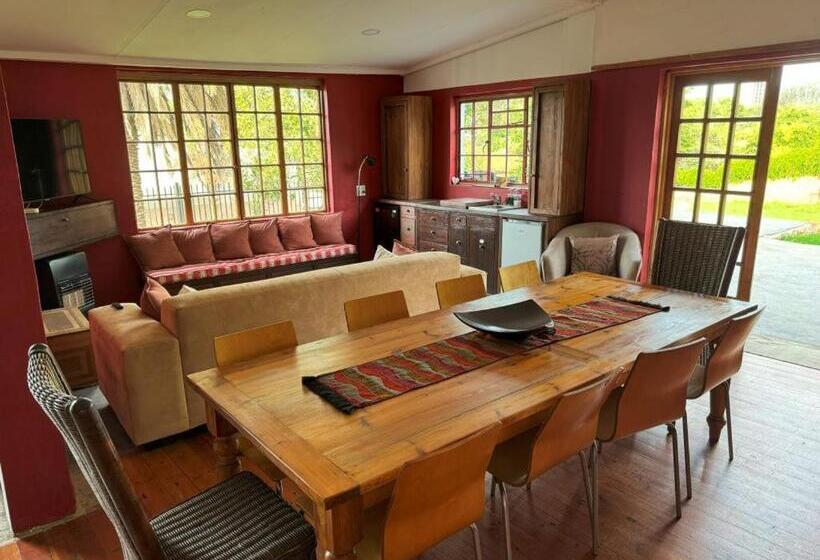 חדר סטנדרט לארבעה, Room In B&b   Adnaan S Secret Garden: Corner Room