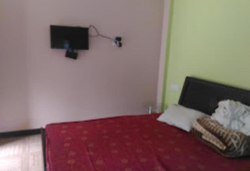 Люкс, Gayatri Farm Resort Kolan