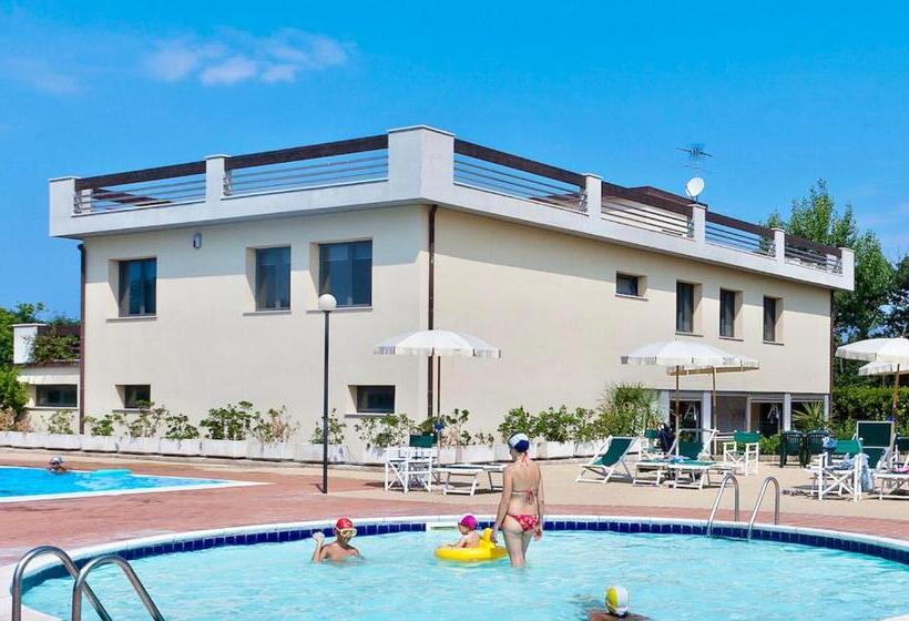 带2个卧室的公寓, Isa Apartments For 4 People, 2 Bedrooms, In Residence With Swimming Pool In San Vincenzo, Just 600 M
