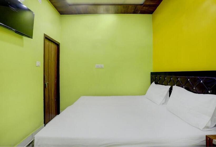 Трехместный Номер Классика, Oyo Kittu Hotel And Restaurant