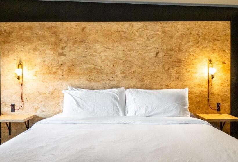 Номер Deluxe, The Brooks Motel