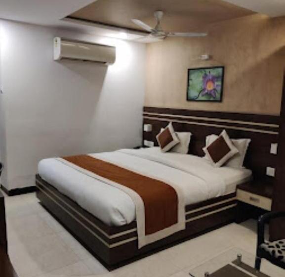 Стандартный Номер Кровать Кинг, The Suncity Hotels In Bhubaneswar Odisha