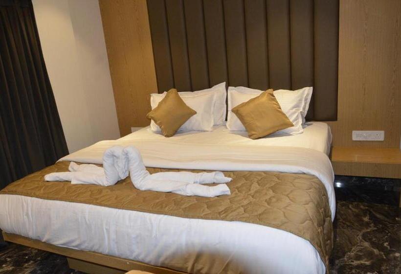 Quarto Deluxe, Ritvik Residency