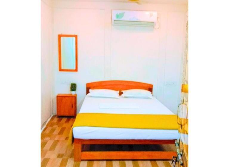 Полулюкс Вид на Бассейн, Sulochana Resort