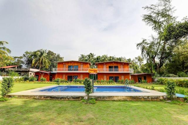 Полулюкс Вид на Бассейн, Sulochana Resort