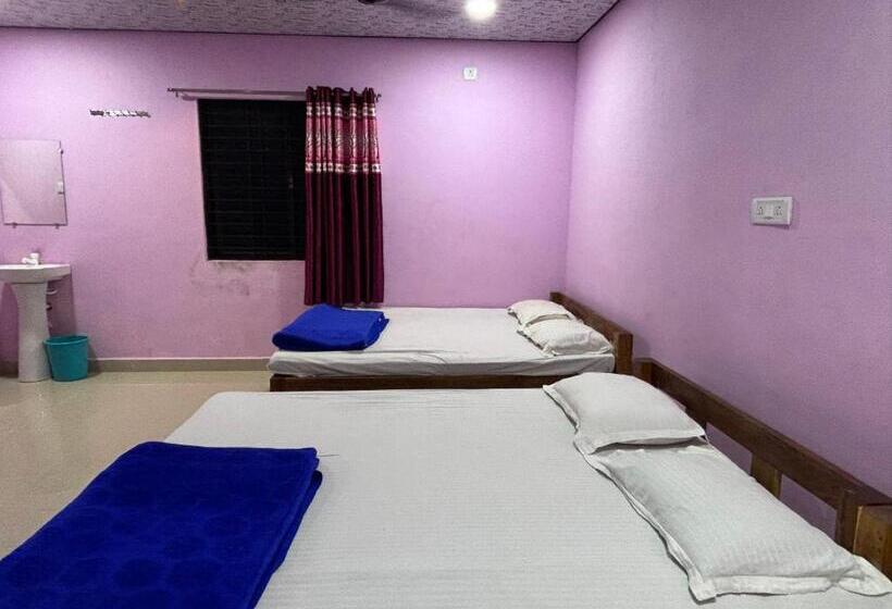 家庭间, Staymaker Naik Residency