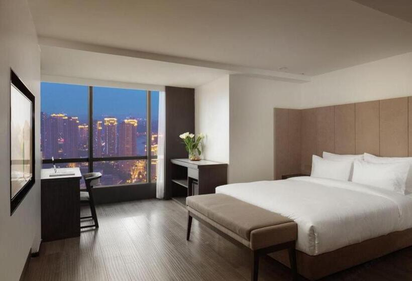 Comfort room with city view, Jinxi Aerial Riverview Hotel   Chongqing Jiefangbei Hongya Cave