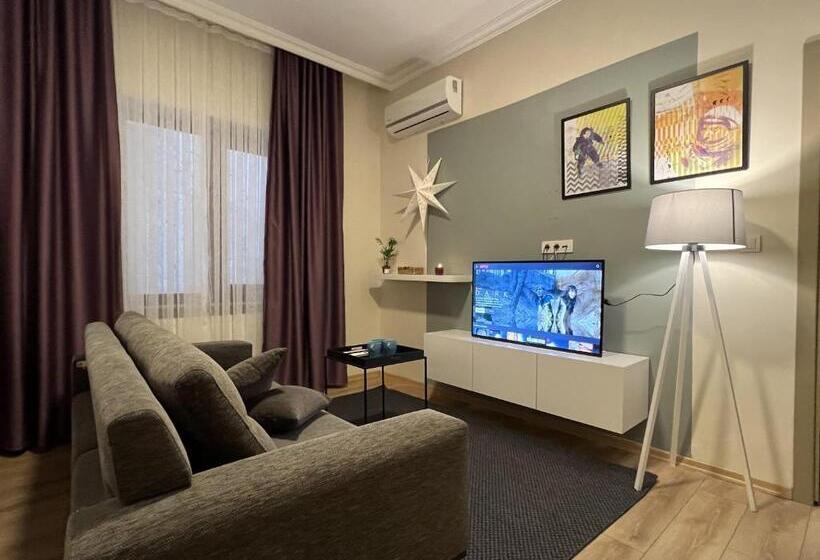 低层单卧公寓, Roj Suite