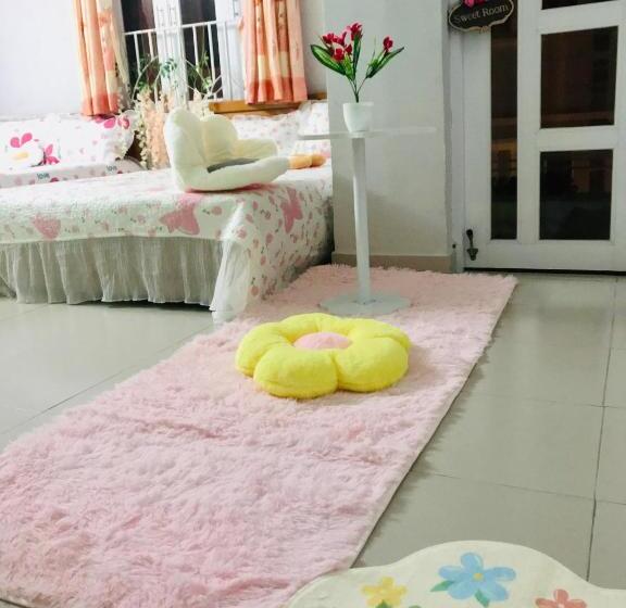 اتاق لوکس خانوادگی, Lucky Home
