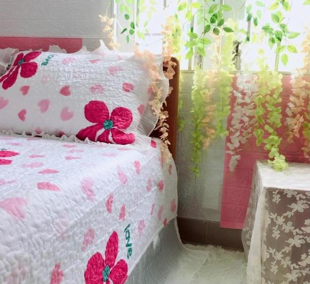 اتاق لوکس خانوادگی, Lucky Home
