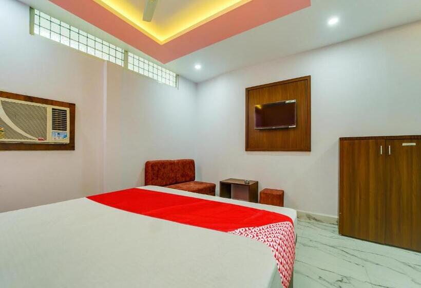 Трехместный Номер Классика, Oyo Hotel United Palace
