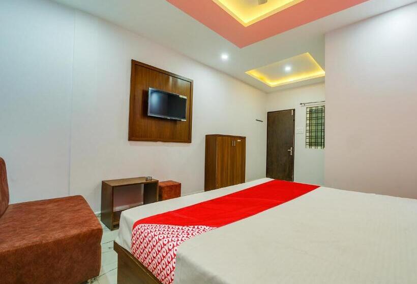 Трехместный Номер Классика, Oyo Hotel United Palace