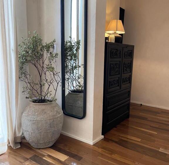 Quarto Estandar Cama King, Casa Realm
