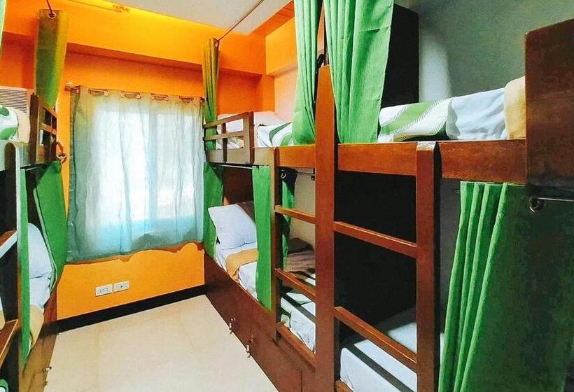패밀리 룸 공용 욕실, Reddoorz @ Recson Hostel Coron Palawan