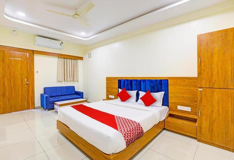 اتاق کلاسیک سه تخته, Oyo Hotel H K Villa