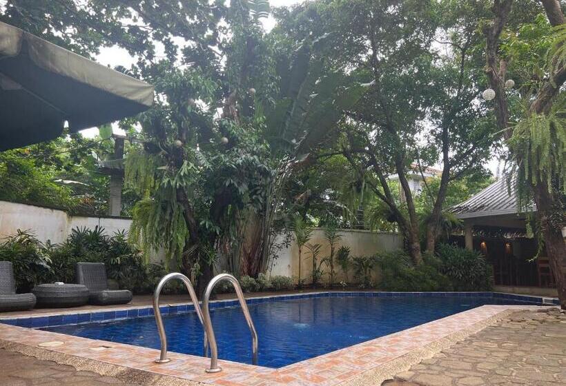 스탠다드 룸 가든 전망, Standard Room With Swimming Pool Access