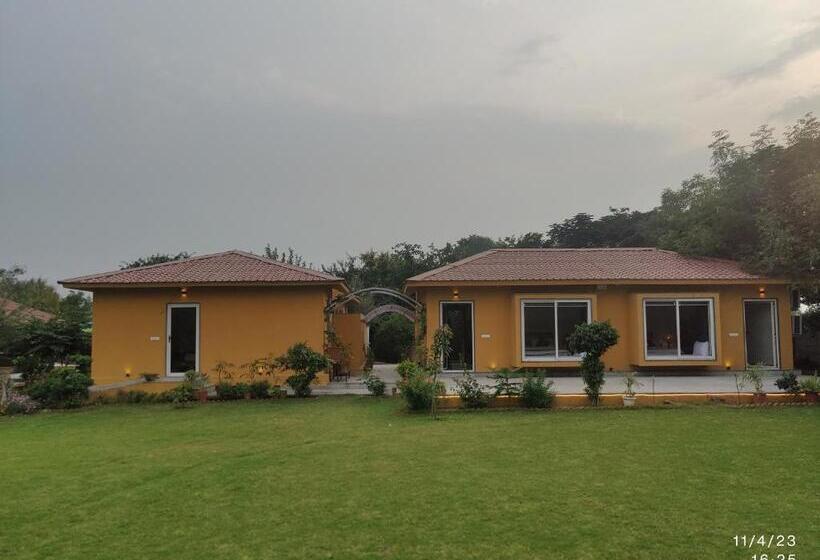 标准房带园景, Girisadan Organic Farm Retreat & Botanical Forest