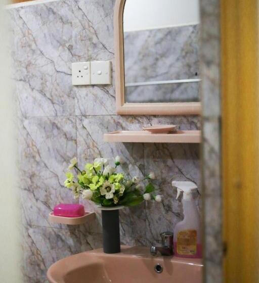 اتاق استاندارد با سرویس بهداشتی مشترک, Sun Shine Villa
