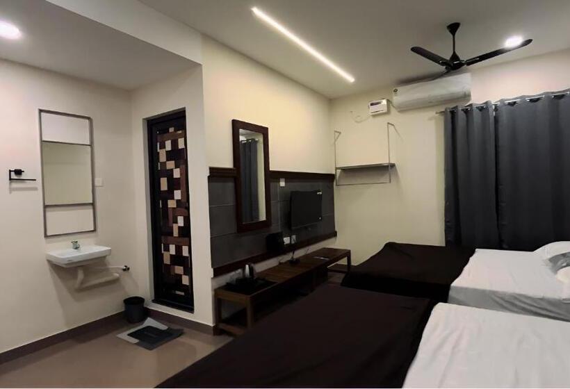 Quarto Quádruplo Estandar, Coastal Inn