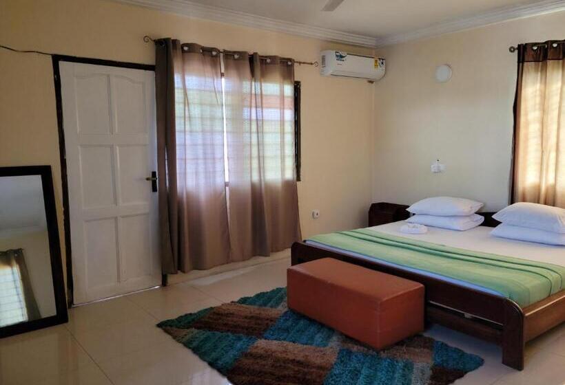 家庭间, Loreto Palm Villa