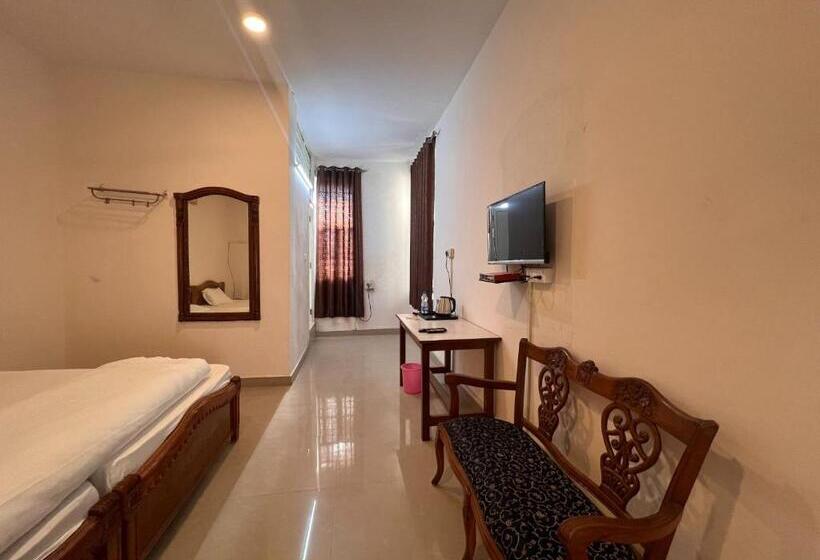 חדר דלוקס, The Patel Stadium Hotel 1 Km From Bus Stand And 2 Km From Railway Station