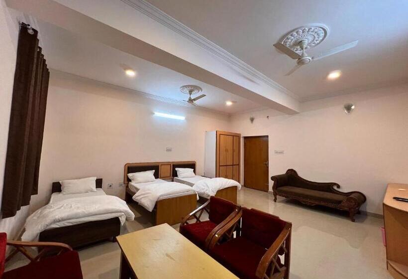 带大床的豪华间, The Patel Stadium Hotel 1 Km From Bus Stand And 2 Km From Railway Station