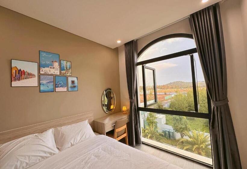 اتاق لوکس با چشم‌انداز دریا, Ngoc Bich Homestay