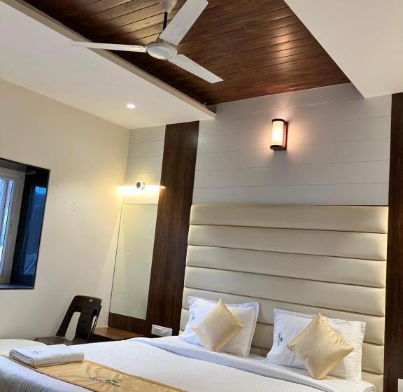 Номер Deluxe с Балконом, Forest Breeze Inn