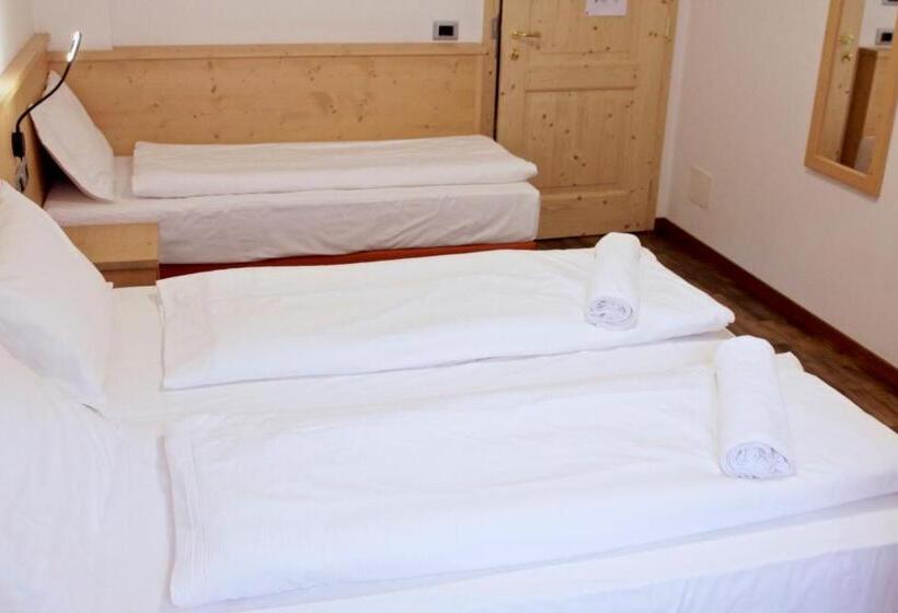 标准三人间, Ski Lodge Pampeago