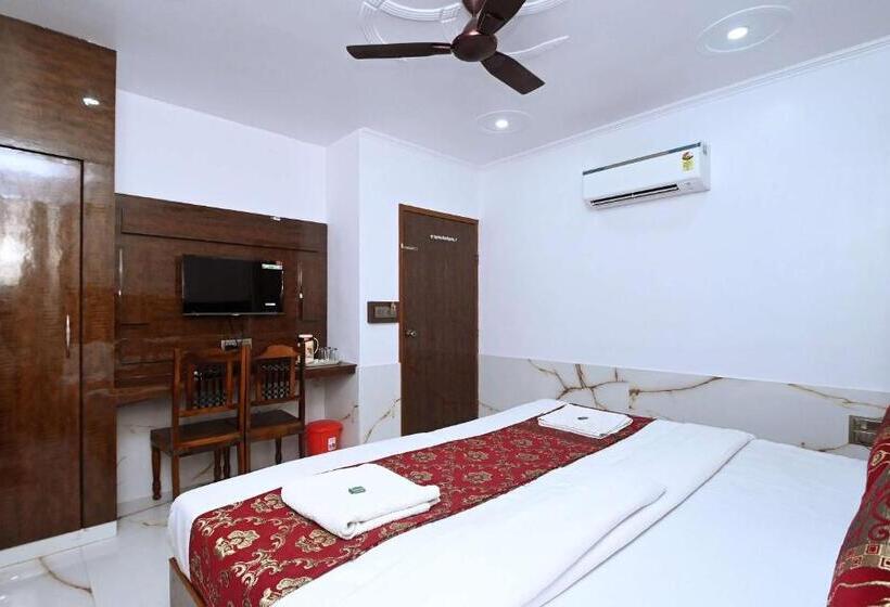Номер Deluxe, Star Palace Near Railway Station