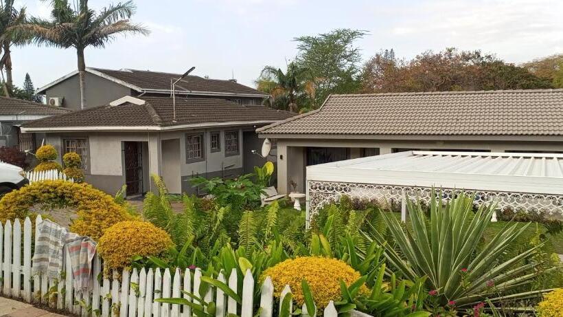 Номер Стандарт, Enhle Bed And Breakfast