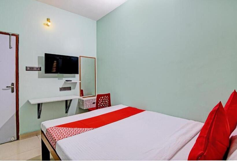 标准间, Oyo Nirmal Guest House