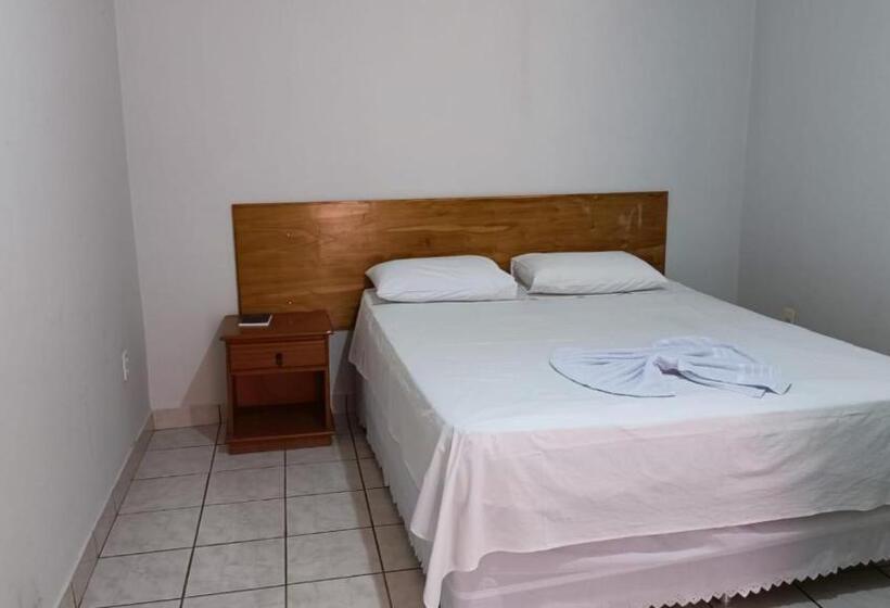 Quarto Estandar Individual, Turazzi
