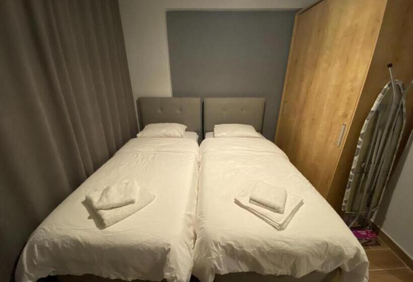 آپارتمان 1 خوابه, Pomruj Suites