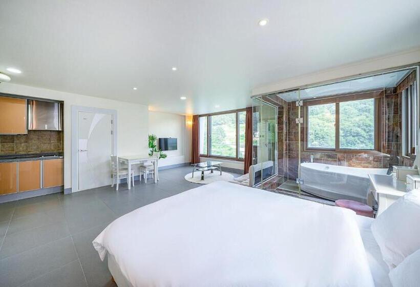 豪华房间, Die Pause Pool Villa Pension