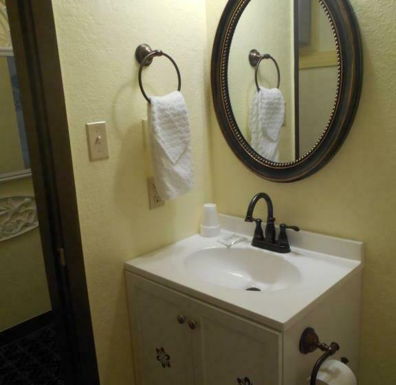اتاق استاندارد با تخت بزرگ, Victorian Inn
