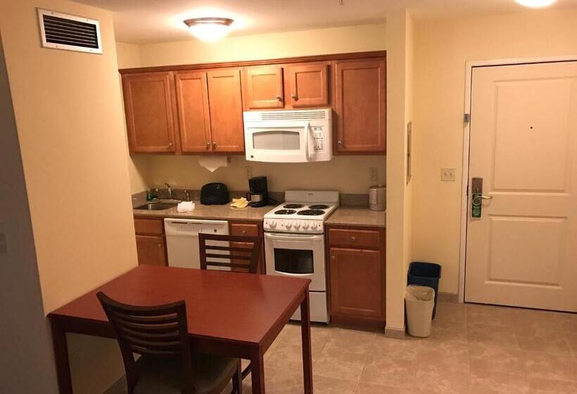 Люкс Deluxe Кровать Кинг, White River Inn & Suites