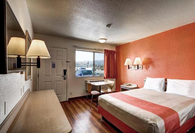 豪华房间, Motel 6 Wells