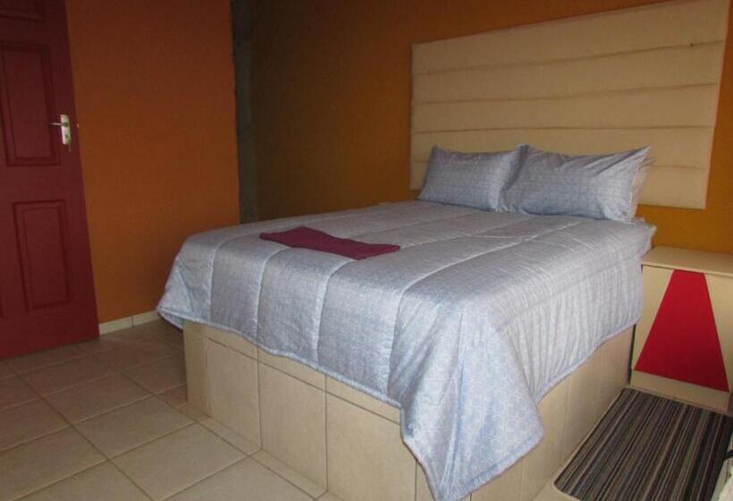디럭스 룸, Cozy Queen Bed Apartment In Hammanskraal