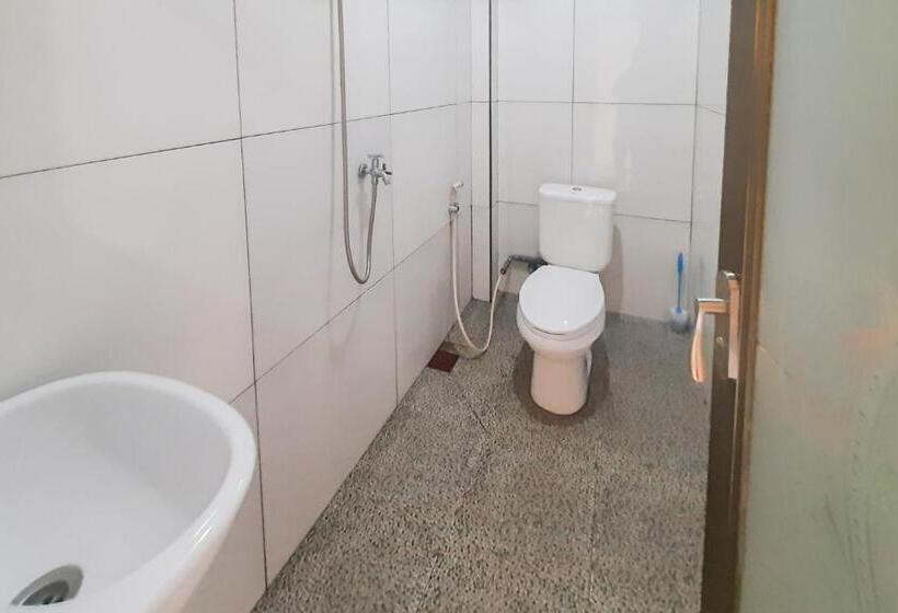 Номер Стандарт с Балконом, Delvia Bromo Homestay Mitra Reddoorz