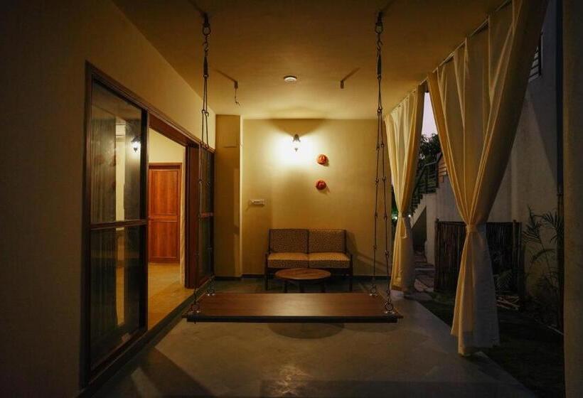 带阳台套房, The Vanveda Resort By Nirvana