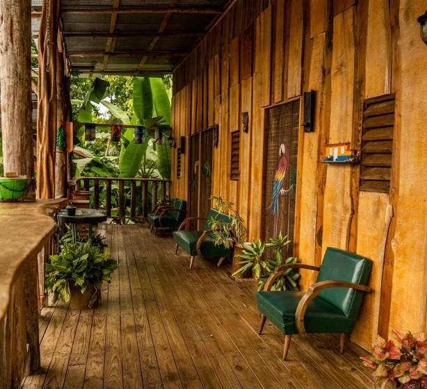 带共用浴室的标准房间, Hostel Rústico Marabi