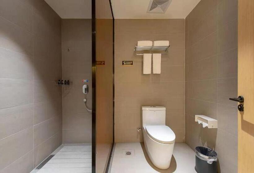 Номер Superior Кровать Кинг, Dingwang Hotel   Guangzhou High Speed Rail South Railway Station Chencun Metro Station