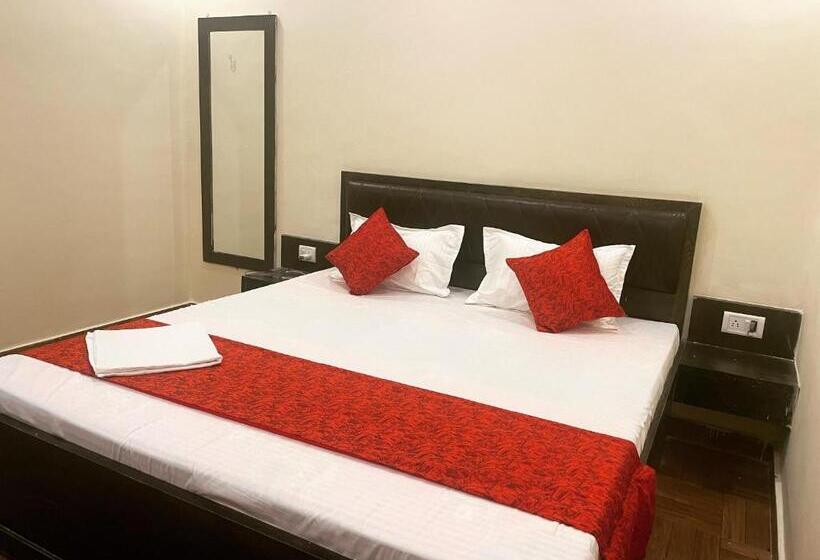 Номер Deluxe, Days Inn