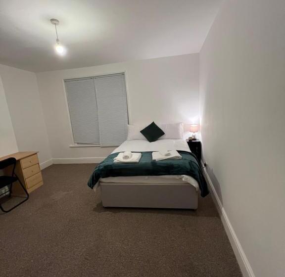اتاق اکونومی, The Coral Guest House 1 Fratton Park Portsmouth